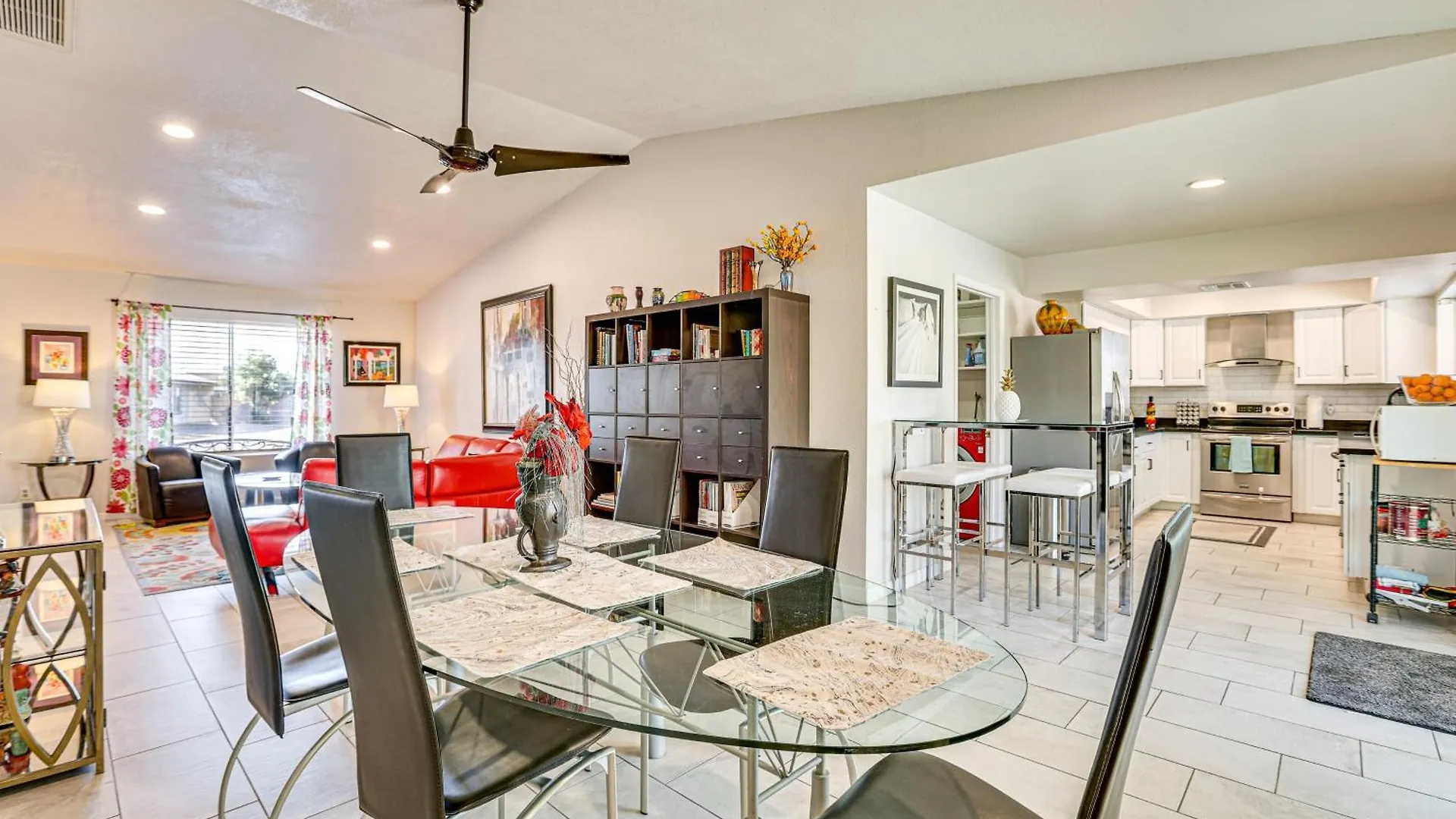 Pet-Friendly Phoenix Home With Private Pool And Grill! בית נופש
