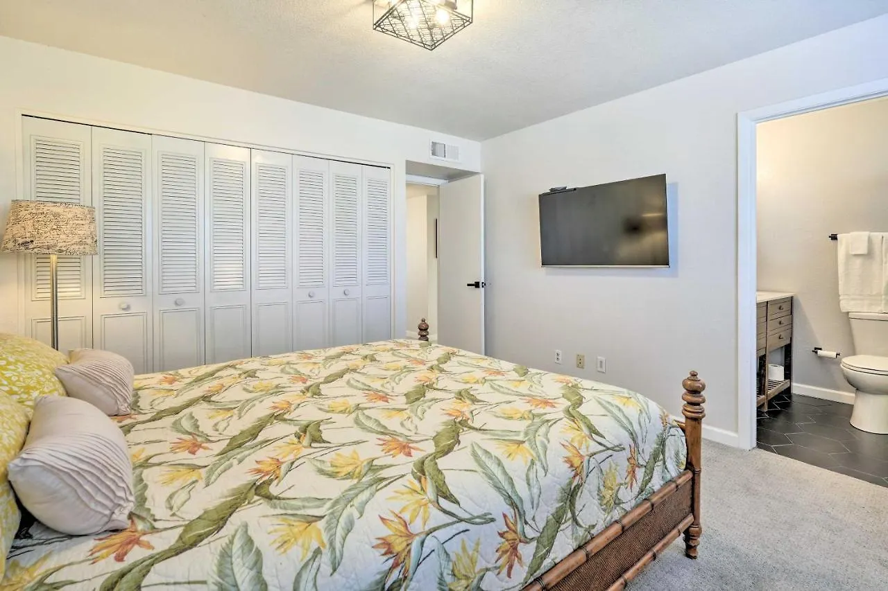 Pet-Friendly Phoenix Home With Private Pool And Grill!